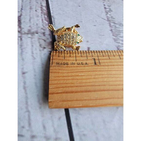 Frog Pin Gold tone with Rhinestones Green Eyes Hat Pin Brooch - Picture 5 of 5